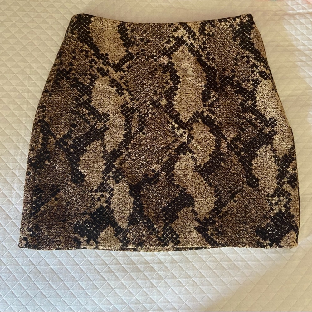 NWT H&M Snakeskin Skirt